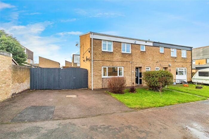 4 Bedroom Semi Detached House For Sale In Mursley Court, Galley Hill, Milton Keynes, MK11