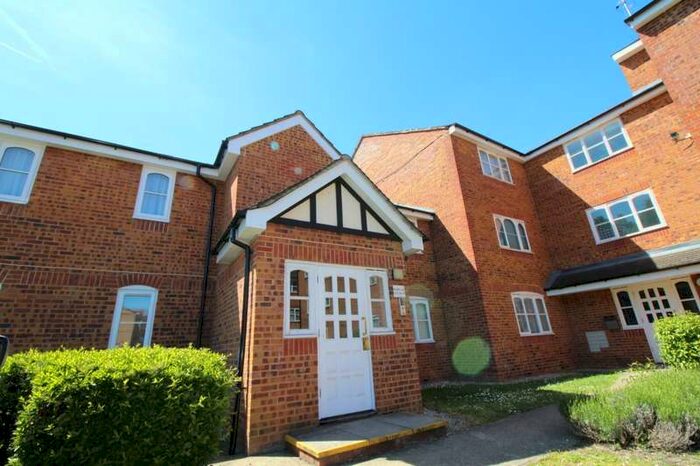 1 Bedroom Apartment To Rent In Mullards Close, Mitcham, Surrey, CR4