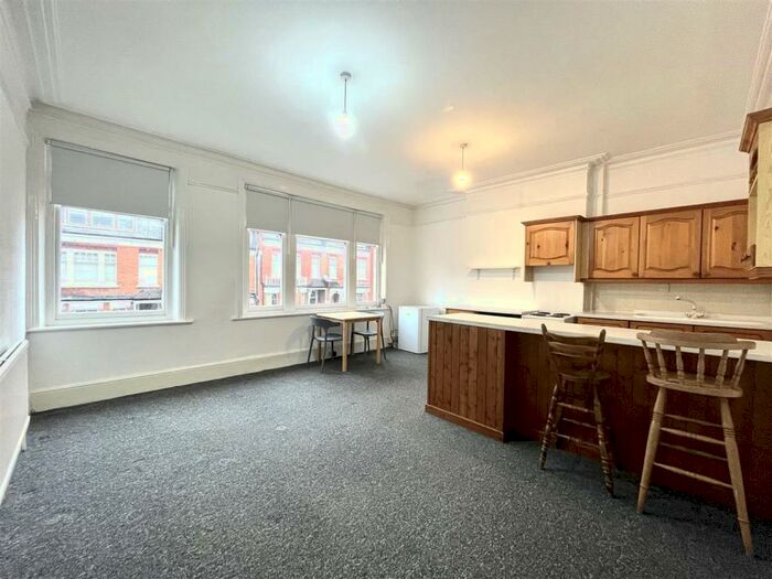 2 Bedroom Flat To Rent In Milton Avenue, First Floor, Highgate, N6