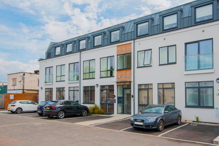 2 Bedroom Flat To Rent In Bardolph Road, Richmond, TW9