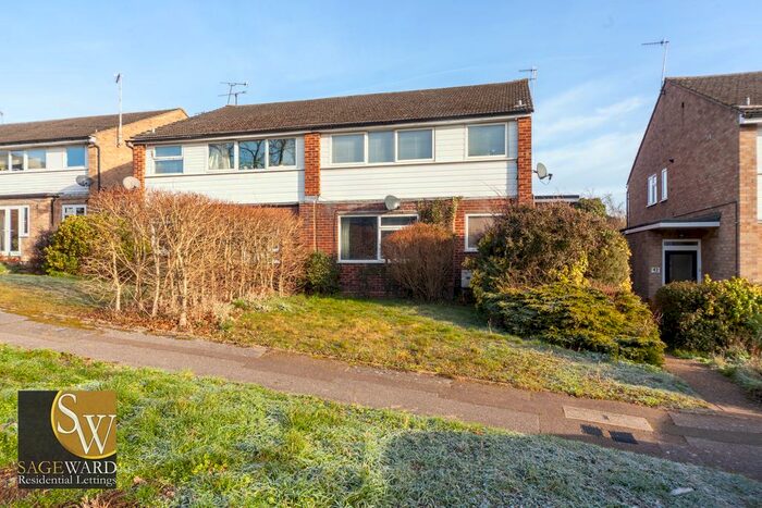 2 Bedroom Maisonette To Rent In Brookside, Hertford, SG13