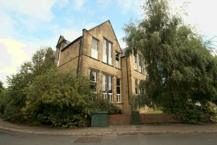 2 Bedroom Flat To Rent In Farrar Court, Bramley, LS13