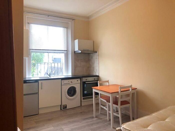 Studio To Rent In Queensborough Terrace, Bayswater, W2