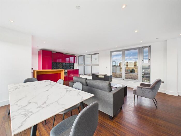 3 Bedroom Penthouse To Rent In Hanley House, Hanley Street, Nottingham, NG1