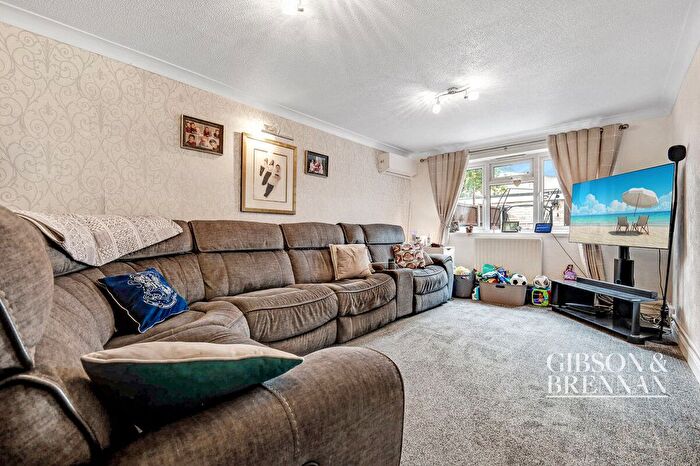 3 Bedroom Terraced House For Sale In South Crockerford, Basildon, SS16