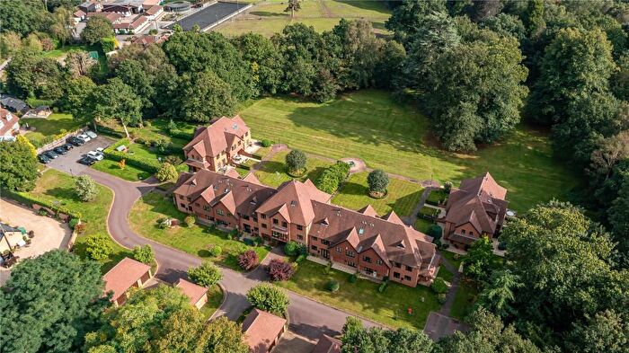 4 Bedroom House For Sale In Heathlands Court, Wokingham, Berkshire, RG40