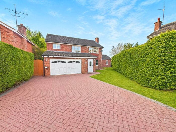 4 Bedroom Detached House For Sale In Old Bedford Road, Luton, LU2