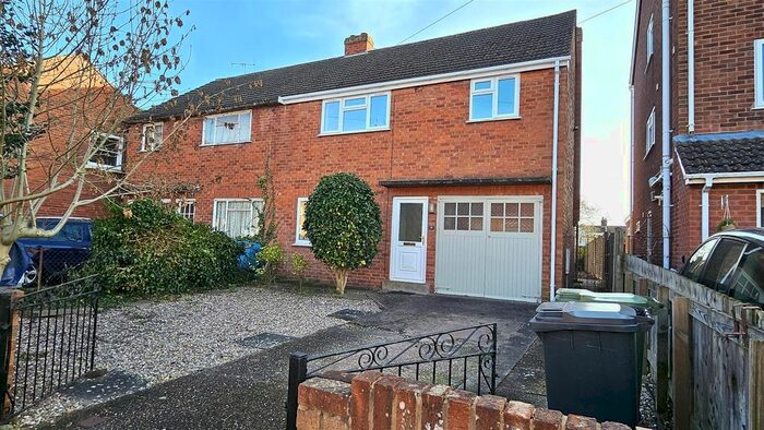 3 Bedroom Semi-Detached House To Rent In Pinkett Street, Worcester, WR3
