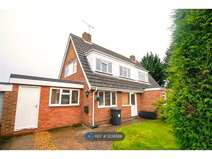 3 Bedroom Semi-Detached House To Rent In Chase Close, Arlesey, SG15