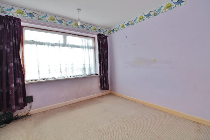 2 Bedroom Detached Bungalow For Sale In Beaufort Avenue, Fareham, PO16