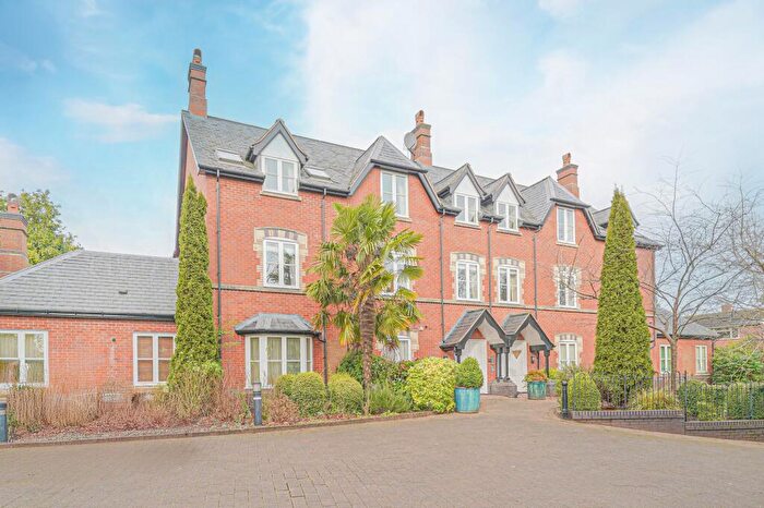 3 Bedroom Penthouse For Sale In Avenue Road, Dorridge, B93