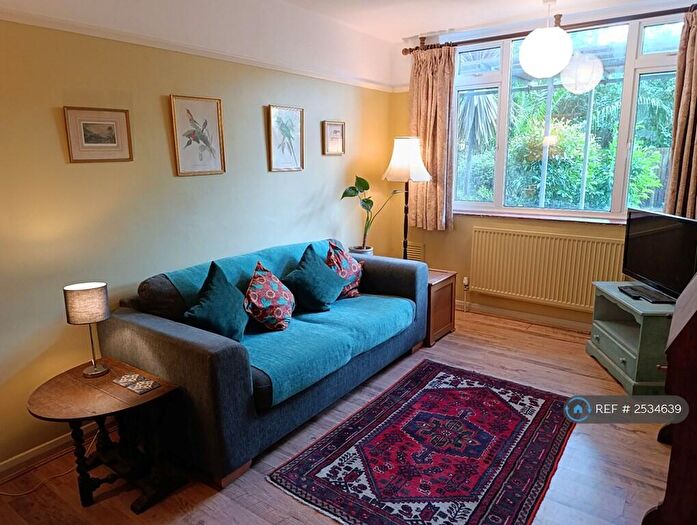 1 Bedroom Flat To Rent In Bushey Hill Road, London, SE5