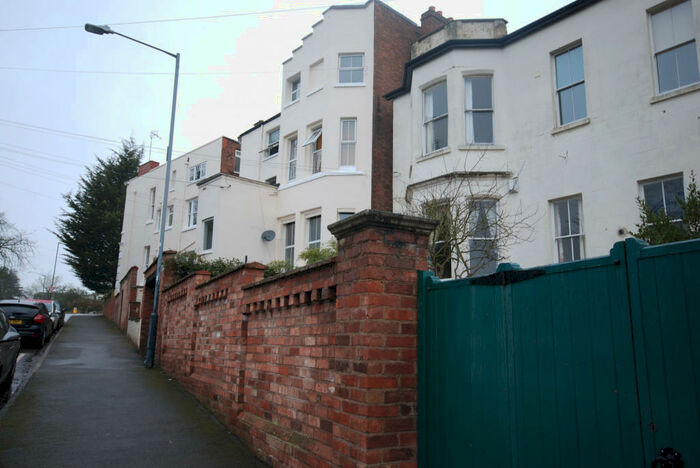 Apartment To Rent In Flat E Milverton Hill, Leamington Spa, CV32