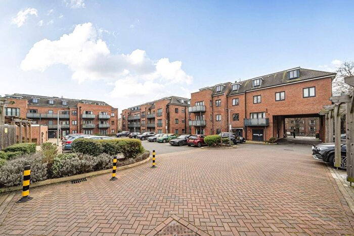 2 Bedroom Flat To Rent In Maven Court, Harrow On The Hill, Harrow, HA1