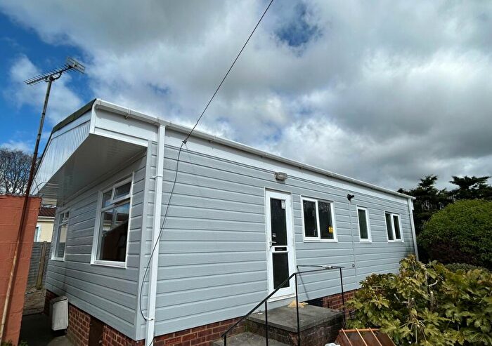 2 Bedroom Park Home For Sale In Woodcock Park, Warminster, BA12