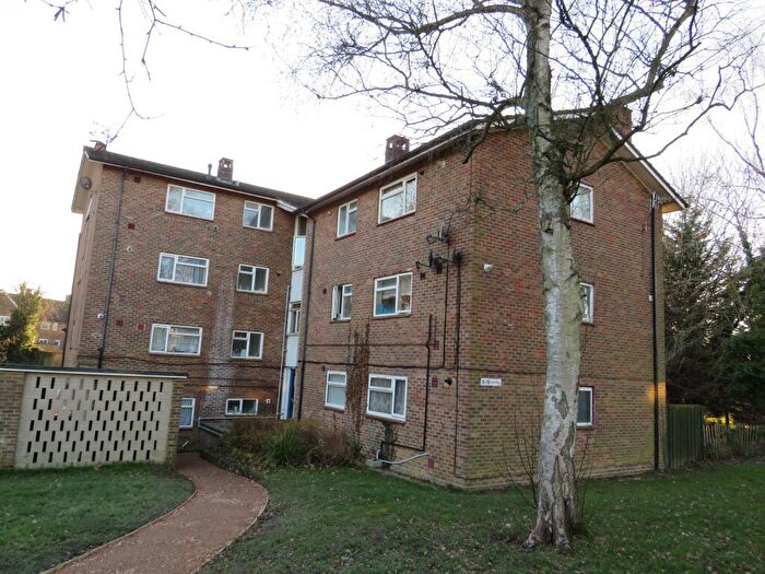 2 Bedroom Flat To Rent In Windy Ridge, Crawley, RH11