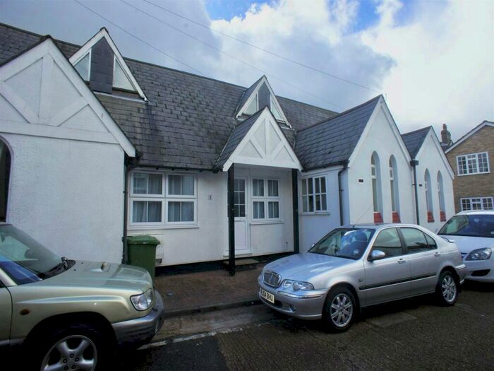 1 Bedroom Flat To Rent In Chapel Court, North Road, BR4