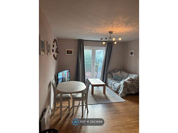 2 Bedroom Flat To Rent In Crouch Street, Colchester, CO3