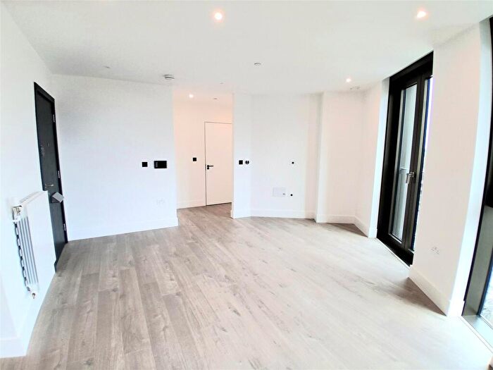 1 Bedroom Apartment To Rent In Affinity View, London, E16
