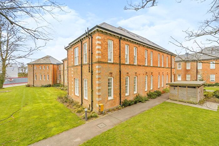 2 Bedroom Flat To Rent In Chichester, PO19