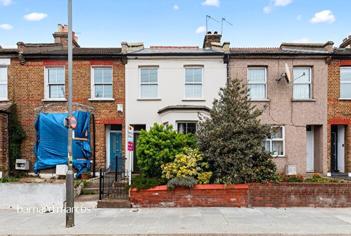 3 Bedroom Terraced House For Sale In Trevelyan Road, London, SW17