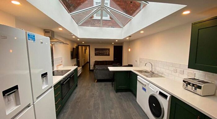 5 Bedroom Terraced House To Rent In Vecqueray Street, Coventry, CV1