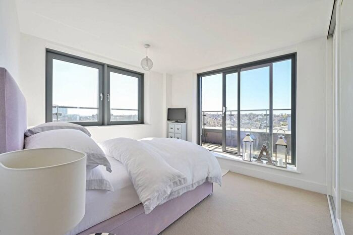 2 Bedroom Flat To Rent In Osiers Road, Wandsworth, London, SW18