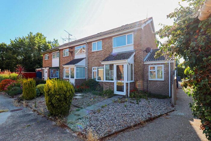 4 Bedroom Semi-Detached House For Sale In Recreation Close, Felixstowe, IP11