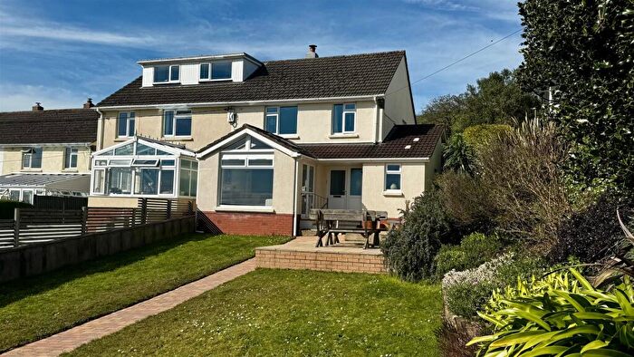 3 Bedroom Semi-Detached House For Sale In Down Lane, Braunton, EX33