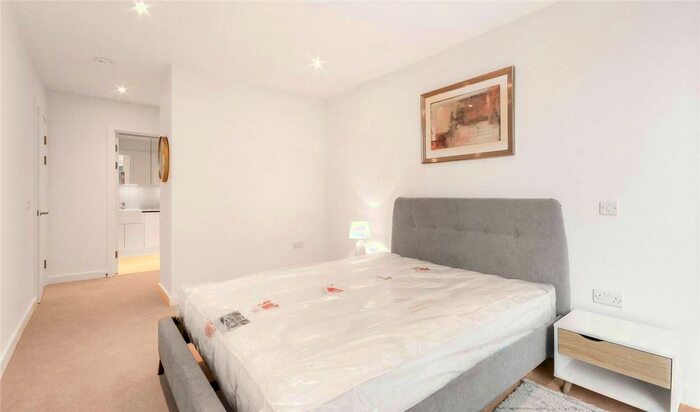2 Bedroom Flat To Rent In Deacon Street, Elephant And Castle, London, SE17