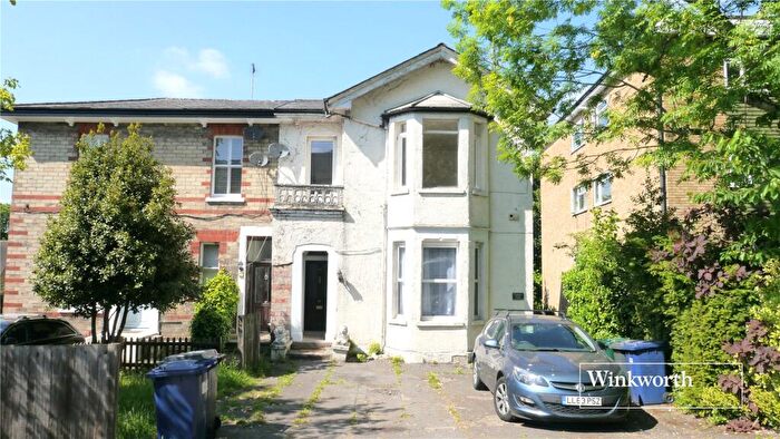 2 Bedroom Maisonette To Rent In Somerset Road, New Barnet, EN5