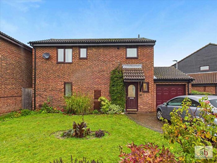 3 Bedroom Detached House For Sale In Saddlers Place, Ipswich, IP5