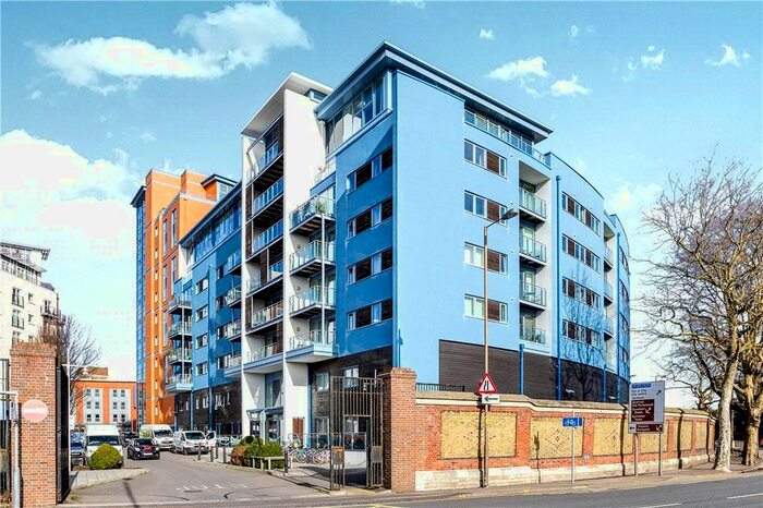 1 Bedroom Flat To Rent In Blue Building, Gunwharf Quays, Portsmouth, PO1