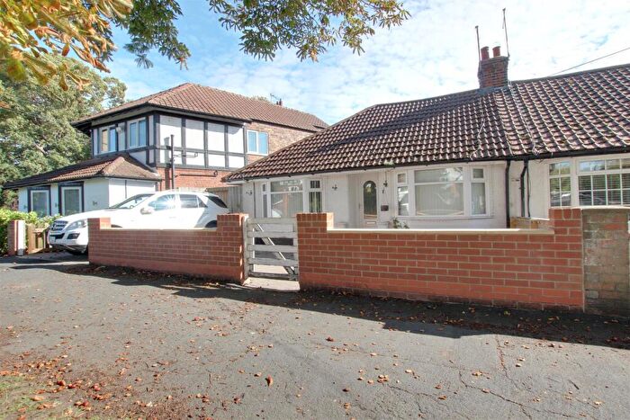 2 Bedroom Semi-Detached Bungalow For Sale In New Walk, North Ferriby, HU14