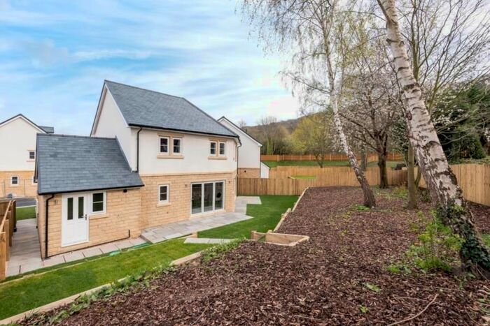 4 Bedroom Detached House To Rent In Whiteley Croft Gardens, Otley LS21