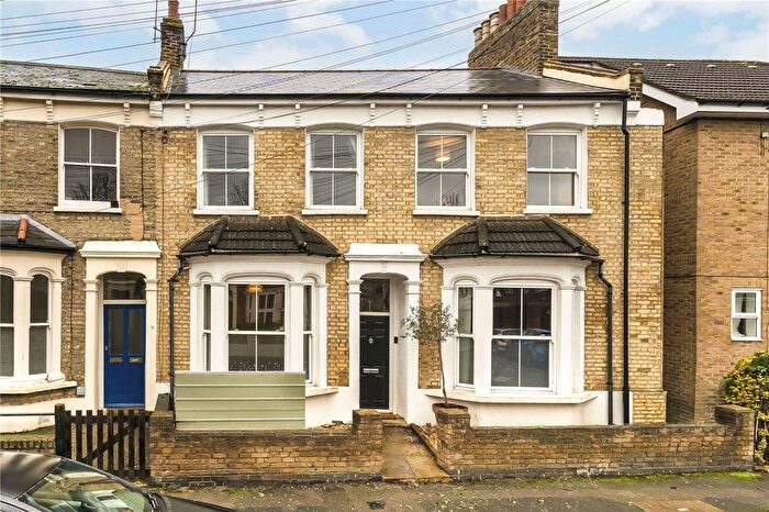 3 Bedroom End Terrace House For Sale In Nutcroft Road, Peckham, London, SE15