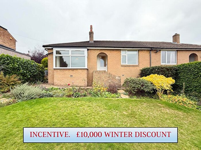 2 Bedroom Semi-Detached Bungalow For Sale In Garforth Street, Netherton, Huddersfield, HD4