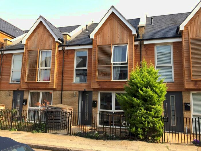 4 Bedroom Terraced House To Rent In Third Cross Road, Twickenham, TW2