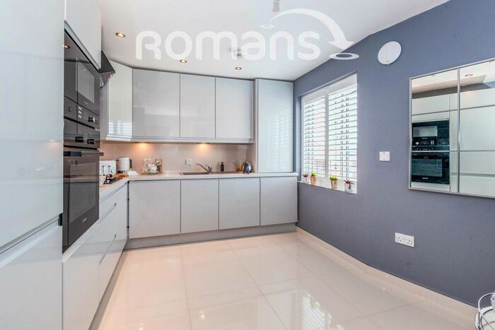 1 Bedroom Apartment To Rent In Duncansby House, Strattfield Road, Slough, SL1