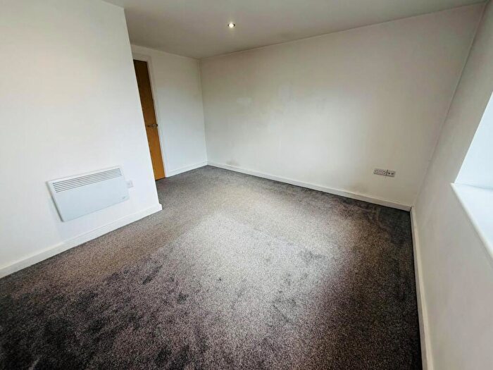 1 Bedroom Apartment To Rent In Wheatley Court, HX2
