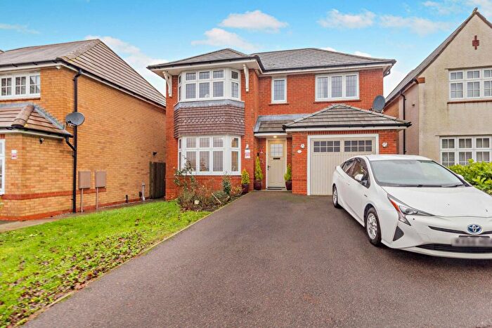 4 Bedroom Detached House For Sale In Counthill Road, Oldham, OL4