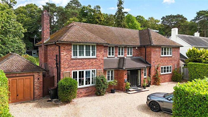 5 Bedroom Detached House For Sale In Kingsley Avenue, Camberley, Surrey, GU15