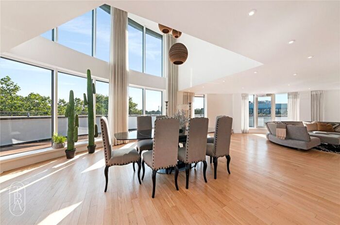 4 Bedroom Flat For Sale In Owen Street, London, EC1V