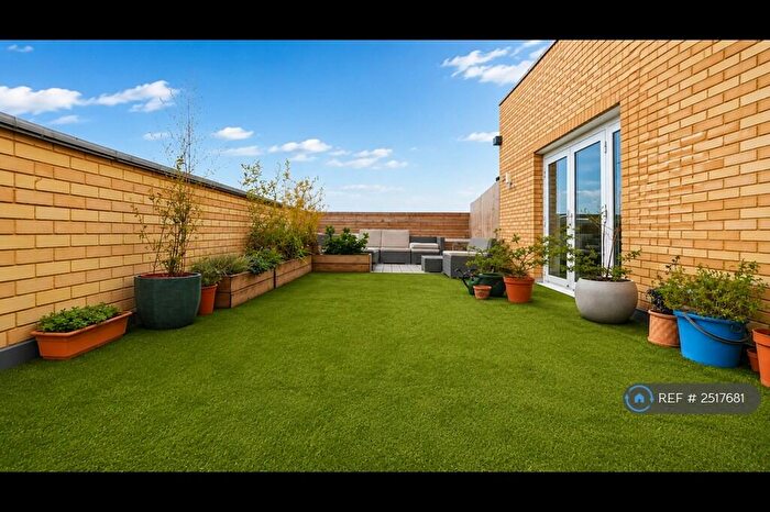 3 Bedroom Penthouse To Rent In Falmouth Avenue, Cambridge, CB3