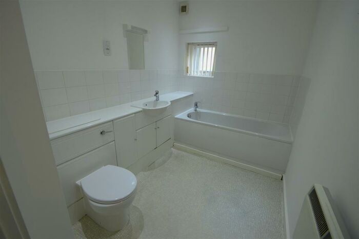 3 Bedroom House To Rent In Boston Street, Hulme, Manchester, M15