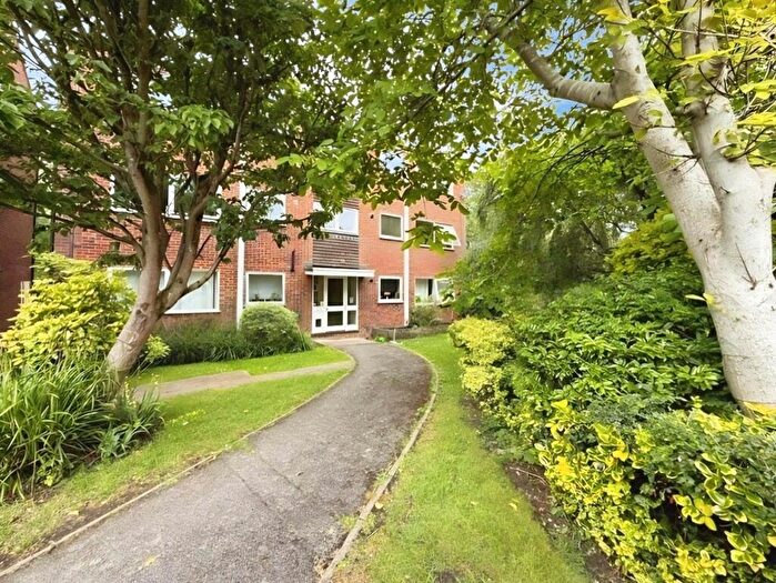 2 Bedroom Apartment For Sale In Henley Drive, Frimley Green, Camberley, Surrey, GU16