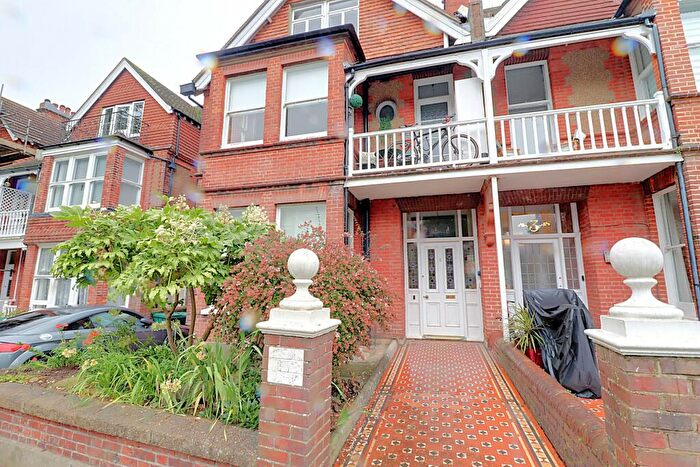1 Bedroom Flat To Rent In Pembroke Crescent, Hove, East Sussex, BN3