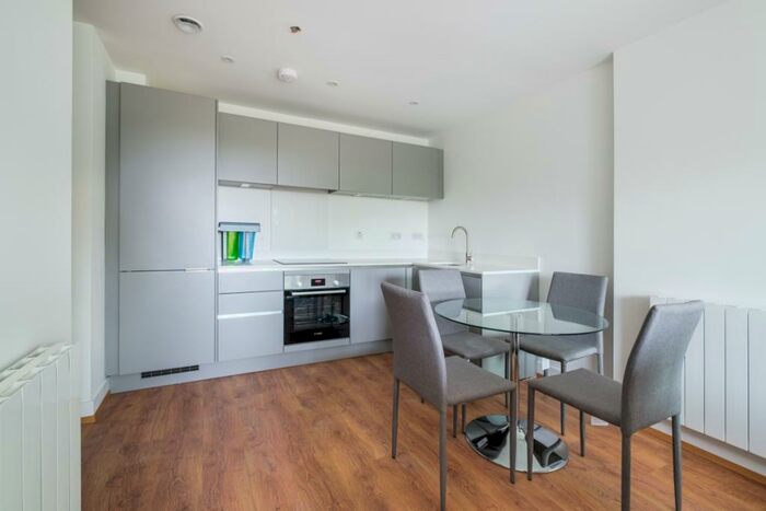 2 Bedroom Flat To Rent In Whyteleafe House, Whyteleafe, CR3