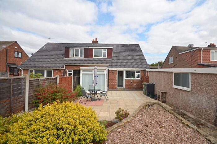3 Bedroom Semi-detached House For Sale In Parkfield Avenue, Mirfield, West Yorkshire, WF14