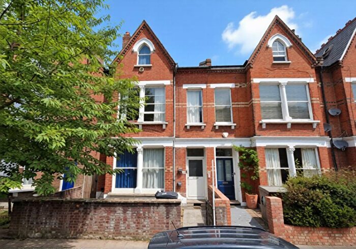 6 Bedroom Block Of Flats For Sale In Fairbridge Road, Islington, London, N19